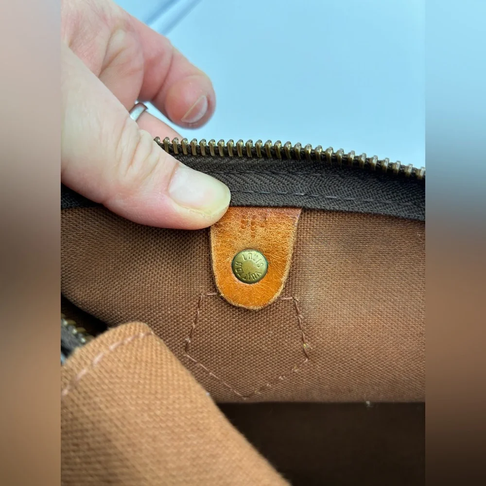 Sold ❌ Louis Vuitton monogram vintage speedy 25 hand bag